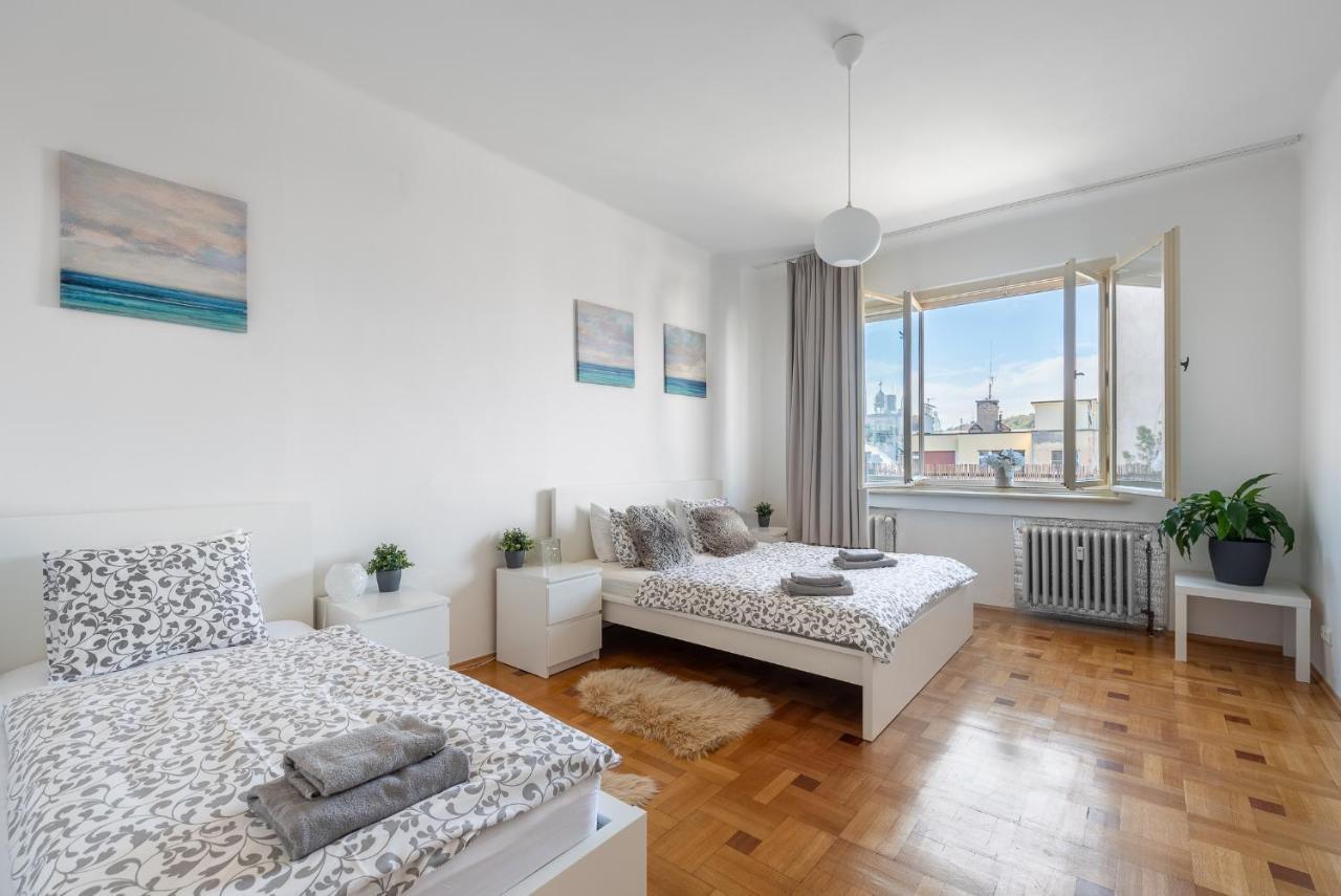 Castle View Apartment Praga Esterno foto